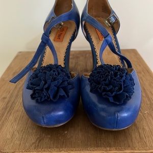 Chunky, very fashionable heel.